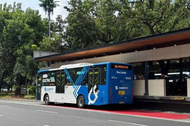 Transjakarta Kerahkan 100 Bus untuk Antar Jemput Warga ke Pasar Rakyat di Monas