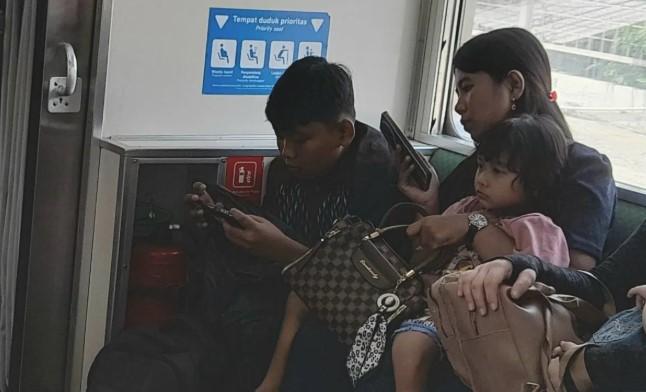 Pengamat Minta Orang Tua Awasi Anak Saat Daftar Akun Digital Dukung Implementasi PP Tunas