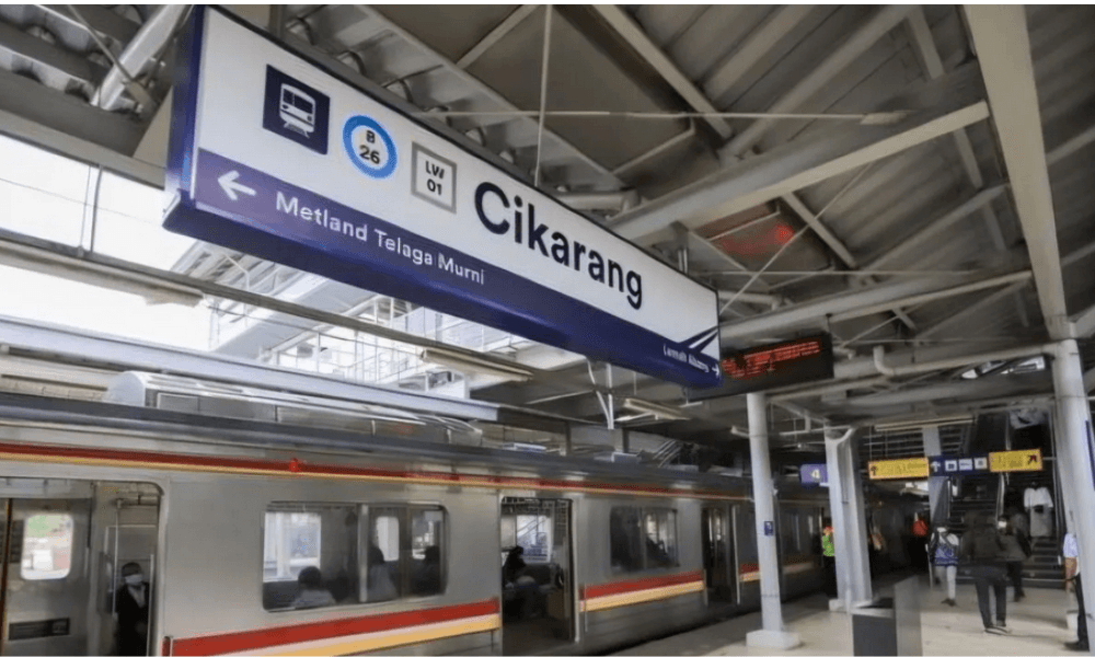 Arus Balik Lebaran, Ribuan Pemilir Tiba di Stasiun Cikarang