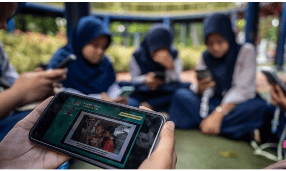 Orang Tua Dukung Pembatasan Media Sosial Anak melalui PP Tunas
