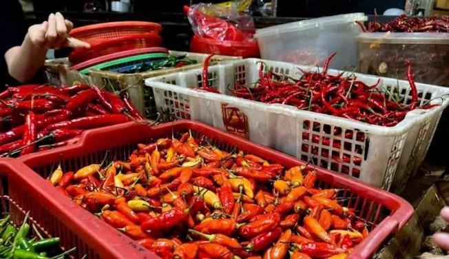 Harga Cabai Rawit Merah Tembus Rp68.100 per Kg, Daging Ayam Ras Rp40.500 per Kg Berdasarkan Data PIHPS