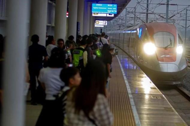 Whoosh Kian Diminati Saat Mudik Lebaran 2026, Penumpang Tembus 311 Ribu Orang