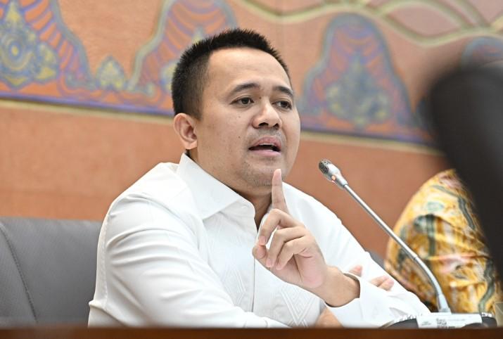 Mufti Anam Ingatkan Pemerintah Konsisten Jaga Harga BBM dan Tidak Beri Harapan Palsu ke Rakyat