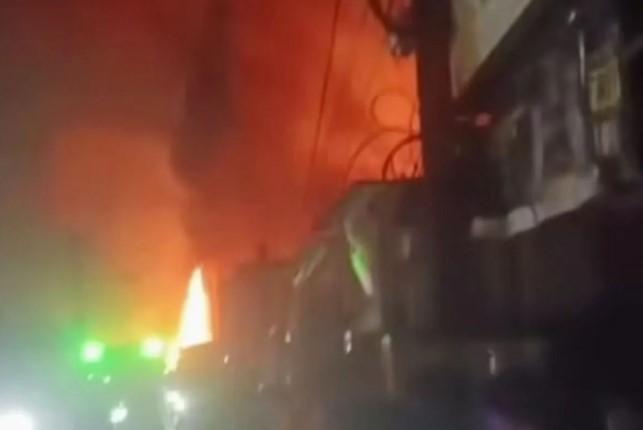 Ledakan Hebat di Gudang Elpiji Bekasi Hanguskan Bangunan dan Picu Kepanikan Warga