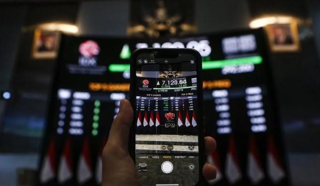 IHSG Dibuka Melemah 31,33 Poin ke Level 7.153,11 pada Perdagangan Kamis Pagi