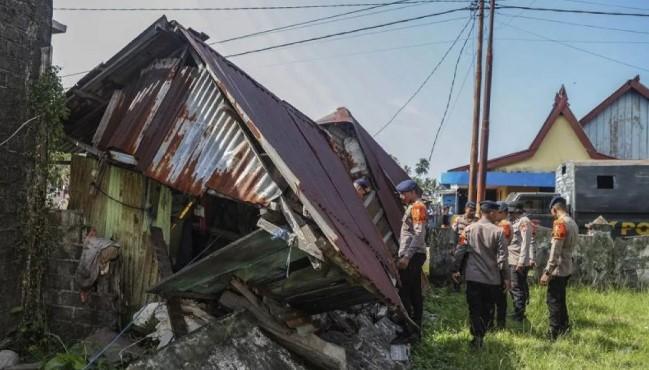 Gempa M7,6 Ternate-Bitung Sebabkan Satu Warga Meninggal dan Satu Luka Patah Kaki