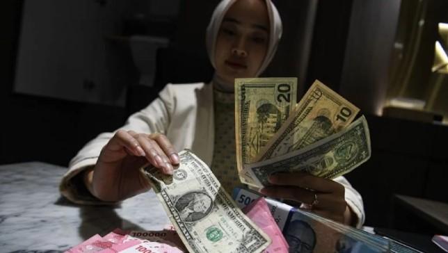 Rupiah Menguat Tipis ke Rp16.982 per Dolar AS pada Perdagangan Kamis Pagi