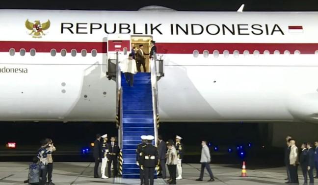 Presiden Prabowo Tiba di Jakarta Usai Lawatan ke Jepang dan Korea Selatan Bawa Sejumlah Kesepakatan Strategis