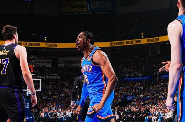 Thunder Hancurkan Lakers 139-96, Luka Doncic Cedera Hamstring di Tengah Laga