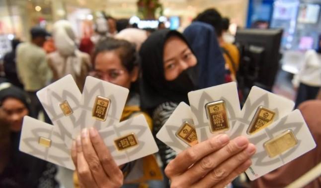 Harga Emas Antam Anjlok Rp65.000, Kini Dibanderol Rp2,857 Juta per Gram