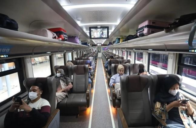 Lonjakan Libur Paskah, Penumpang Kereta dari Jakarta Tembus 30 Ribu Orang