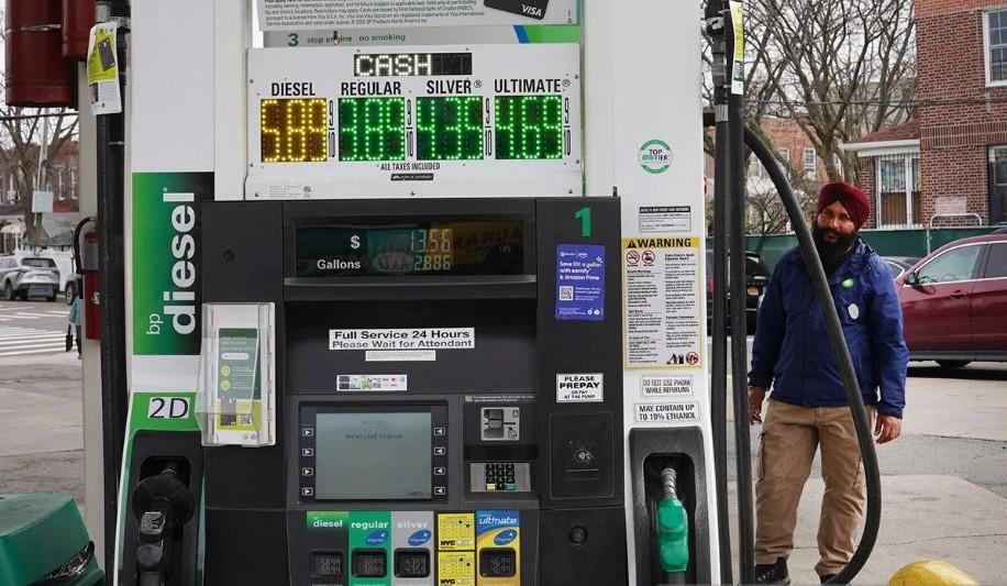 Perang Timur Tengah Bayangi Kenaikan Penjualan Ritel AS, Inflasi Diprediksi Melonjak Tajam