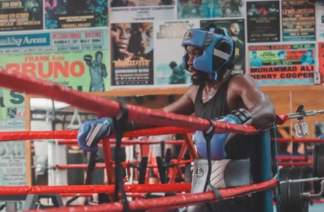 Denzel Bentley Tantang Endry Saavedra Rebut Gelar Interim WBO di London