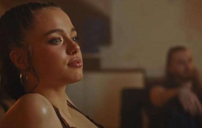 Penampilan Shiloh Jolie di Video Musik Dayoung Jadi Sorotan, Disebut Mirip Angelina Jolie