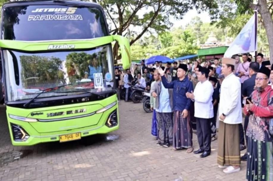 Bupati Lampung Selatan Lepas 1.350 Santri ke Lirboyo, Tegaskan Misi Spiritual dan Tanggung Jawab Daerah