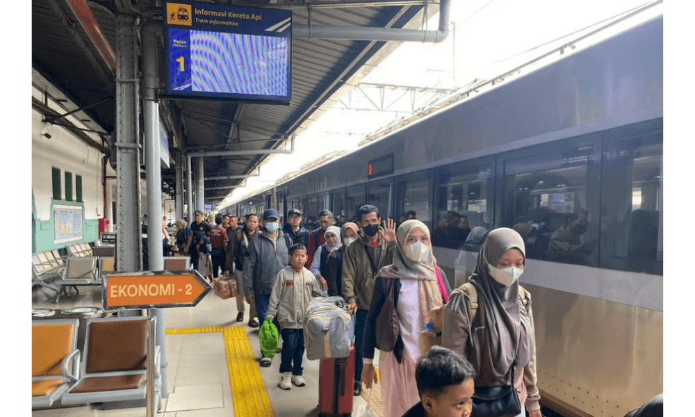 Puncak Arus Balik Paskah, 44 Ribu Penumpang Tiba di Jakarta Naik Kereta Api