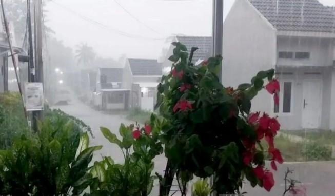 BMKG Ingatkan Warga Waspada Cuaca Ekstrem Selama Masa Pancaroba