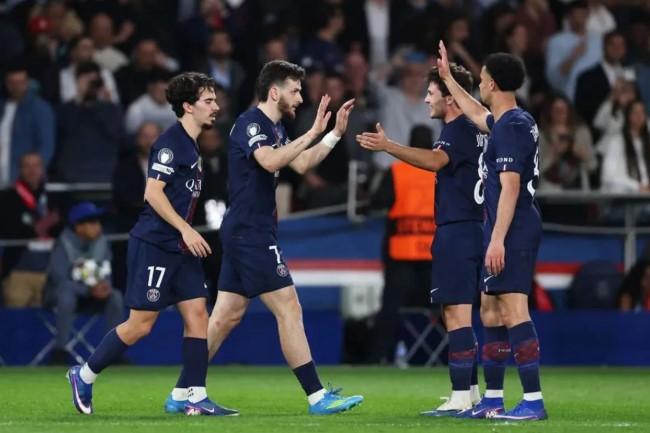PSG Tundukkan Liverpool 2-0 di Parc des Princes, Modal Kuat ke Anfield