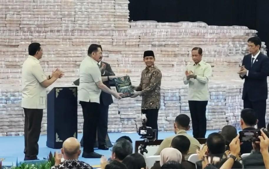 Negara Kuasai Kembali Jutaan Hektare Hutan, Presiden Prabowo Saksikan Penyerahan di Kejaksaan Agung