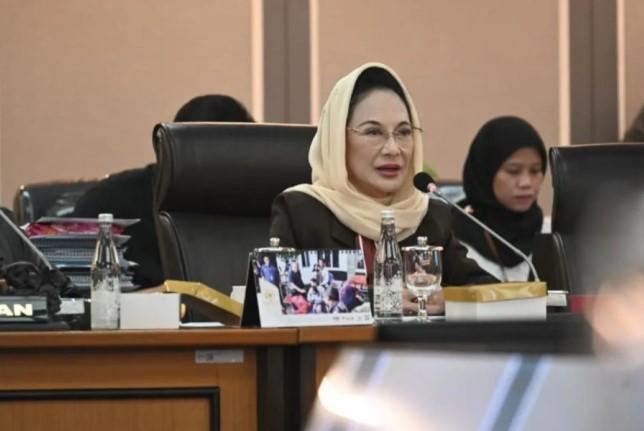 DPR Desak Evaluasi Total Layanan Visa Work and Holiday, Soroti Sistem Imigrasi dan Transparansi Data