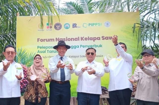 Kementan dan Gapki Perkenalkan Serangga Penyerbuk Baru untuk Dongkrak Produktivitas Kelapa Sawit