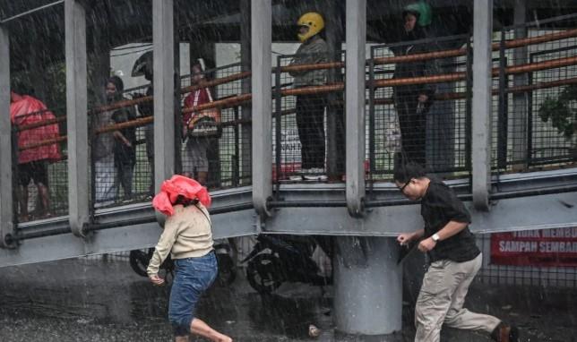 BMKG Ungkap Dua Sirkulasi Siklonik Picu Hujan Lebat di Sejumlah Wilayah Indonesia