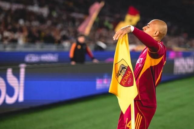 Malen Cetak Hattrick Perdana, Bawa AS Roma Menang Telak atas Pisa di Liga Italia