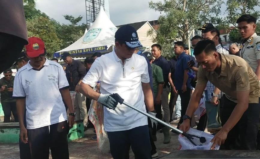 Menteri Lingkungan Hidup Dorong Gerakan Indonesia ASRI Jadi Rutinitas Mingguan di Seluruh Daerah