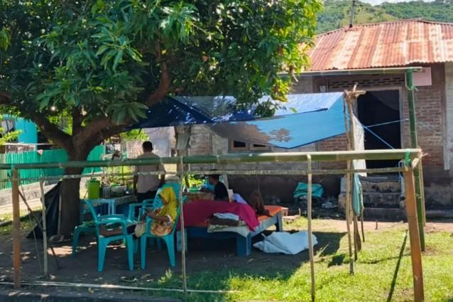 Ratusan Warga Adonara Masih Trauma, Pilih Tidur di Tenda Pascagempa NTT