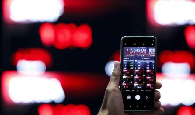 IHSG Awal Pekan Melemah Tertekan Bursa Asia dan Sentimen Global