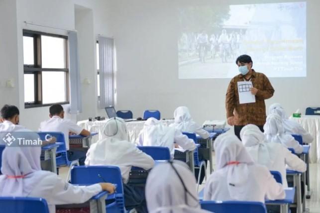 Fenomena Guru Bahasa Gagap Menulis Jadi Sorotan, Cerminkan Kompleksitas Pendidikan