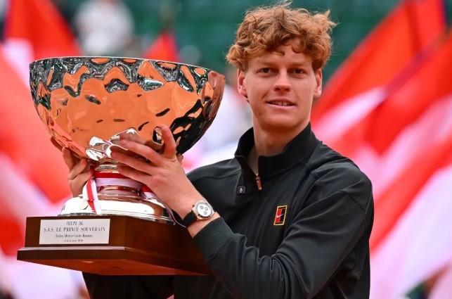Jannik Sinner Taklukkan Alcaraz dan Rebut Gelar Monte-Carlo Sekaligus Kembali ke Peringkat Satu Dunia