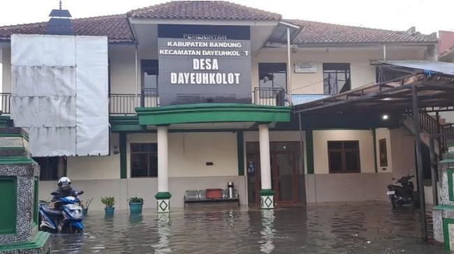 Banjir Dayeuhkolot Belum Surut, 19.408 Warga Terdampak dan Mengungsi di Empat Titik