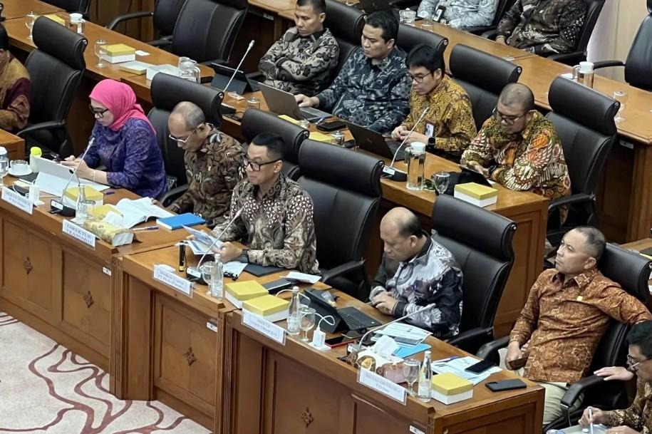 PLN Targetkan Hapus 2.139 Mesin Diesel di 741 Lokasi, Beralih ke Energi Terbarukan