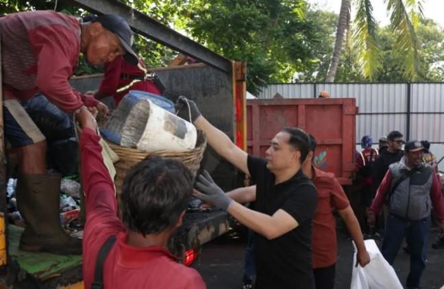 TPS Surabaya Disorot, Kebijakan Larangan Parkir Gerobak Picu Penataan Ulang Ruang Kota
