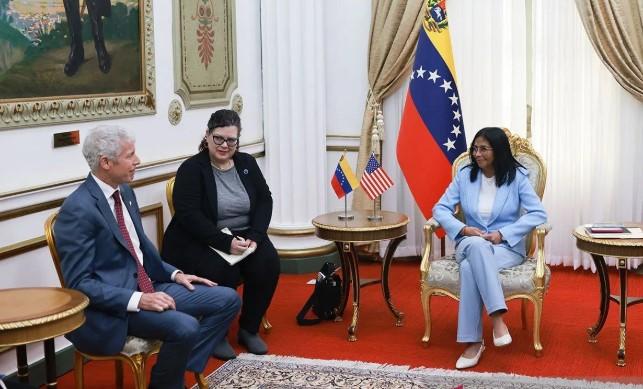 AS Prediksi Harga Minyak Akan Memuncak dalam Beberapa Pekan Akibat Gangguan Selat Hormuz