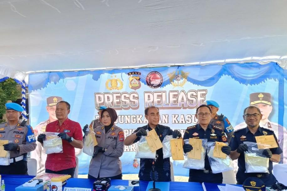 Kurir Kokain 2,5 Kilogram Asal Rusia Tertangkap di Bandara Ngurah Rai, Jaringan Internasional Terbongkar