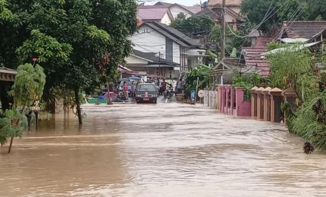 BNPB Ungkap Banjir Solo dan Bandung Dipicu Dampak Tidak Langsung Bibit Siklon 92S