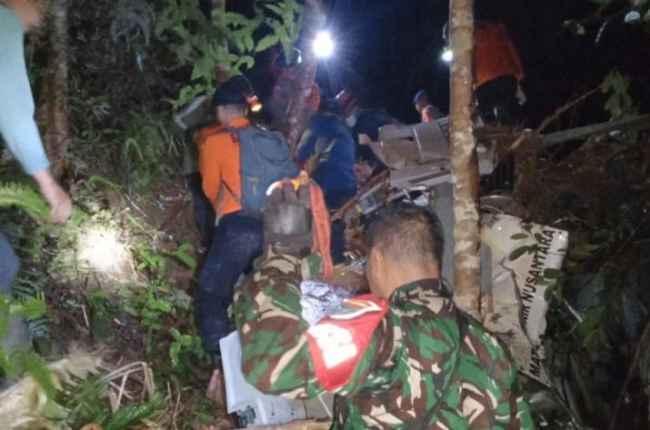 TNI AD Kerahkan 209 Prajurit untuk Evakuasi Helikopter Jatuh di Hutan Sekadau