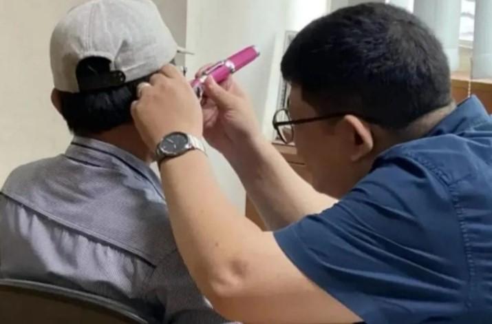 Sudinsos Jakarta Selatan Salurkan 118 Alat Bantu Dengar Gratis untuk Warga Kurang Mampu