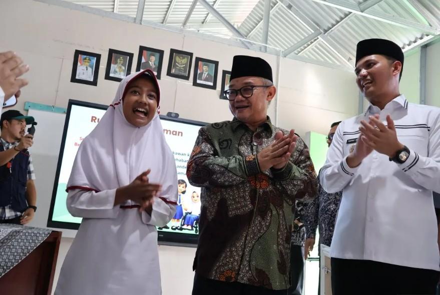 Pemerintah Bangun 26 Ruang Kelas Darurat di Sumbar Pascabencana, Anggarkan Rp1,3 Miliar