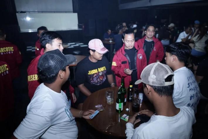 Polda Banten Gelar Razia Tempat Hiburan Malam di Serang untuk Cegah Peredaran Vape Narkoba