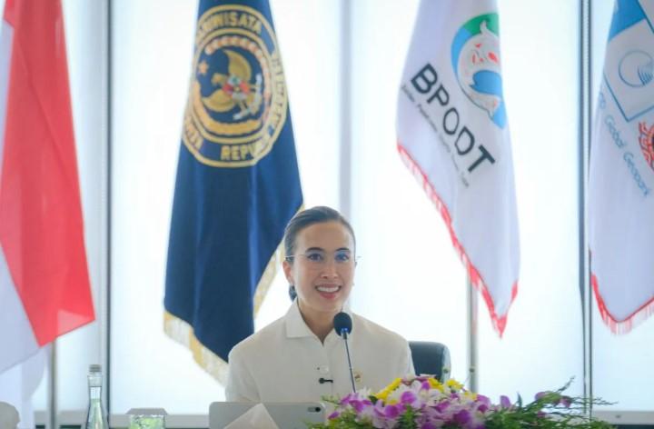 Menpar Tegaskan Sinkronisasi Master Plan Danau Toba untuk Percepat Pengembangan Terpadu