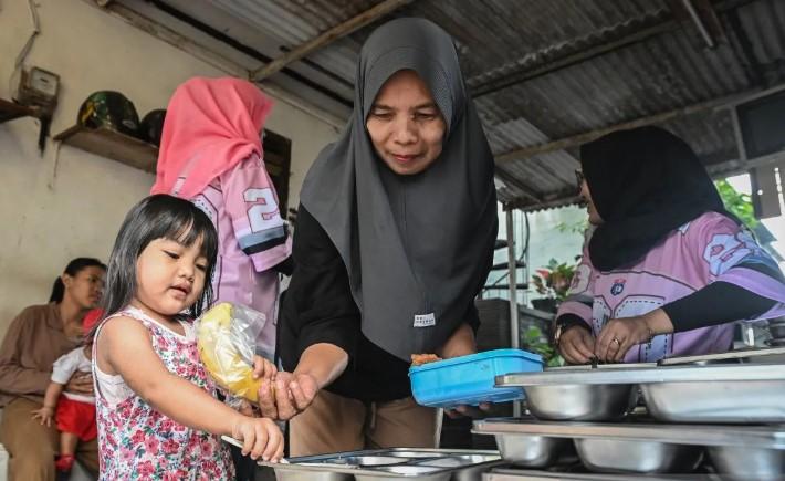 Survei Ungkap Program Makan Bergizi Gratis Dirasakan Manfaatnya dan Dukung Ekonomi Rakyat