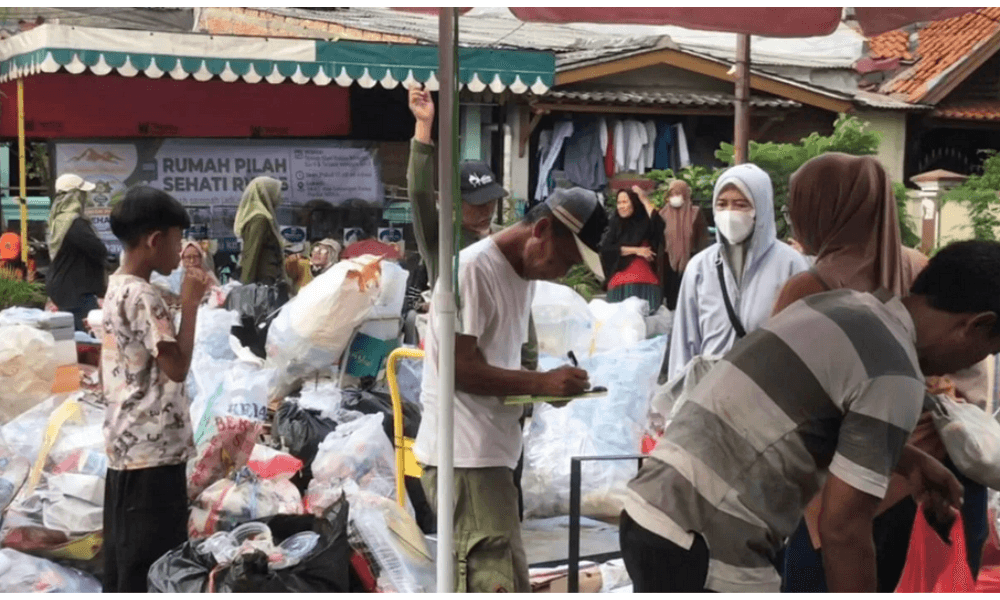 Kisah Sunyi Mengolah Sampah Jadi Rupiah