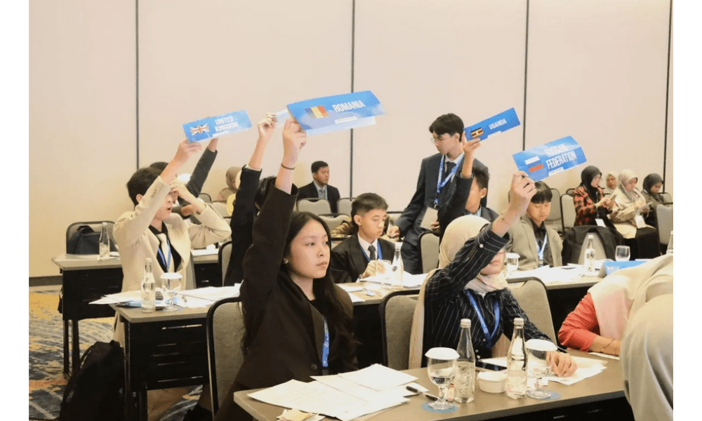 AMUN 2026 Latih Siswa Berpikir Kritis Lewat Simulasi Sidang PBB