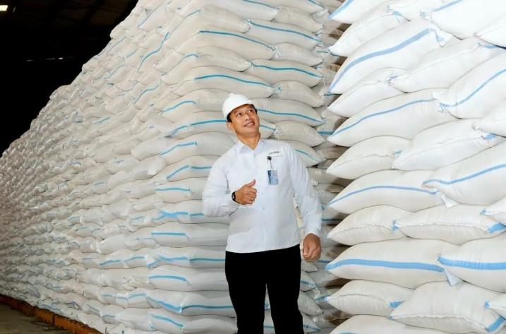 Dirut Bulog Persilakan Masyarakat Cek Stok Beras Langsung ke Gudang Demi Transparansi