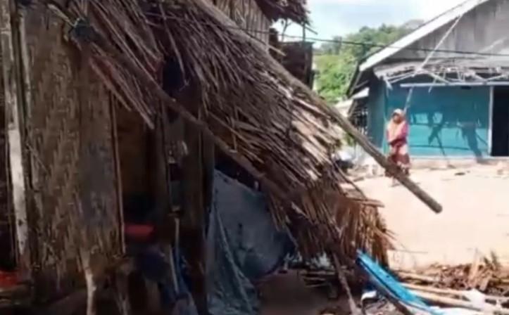 Gelombang Laut Tinggi Hantam Banggai Laut, Belasan Rumah Warga Rusak