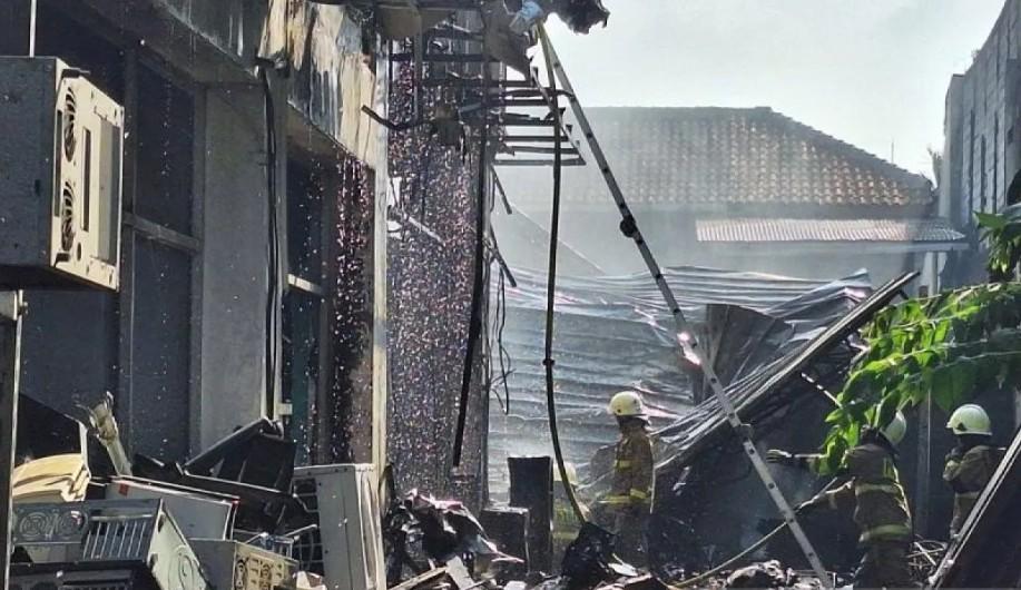 Kebakaran Gedung Kemendagri di Pasar Minggu, 75 Personel Dikerahkan Padamkan Api