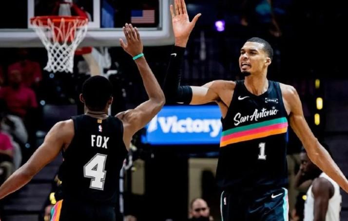 Wembanyama Tampil Ganas dengan 35 Poin, Spurs Tumbangkan Blazers di Debut Playoff NBA